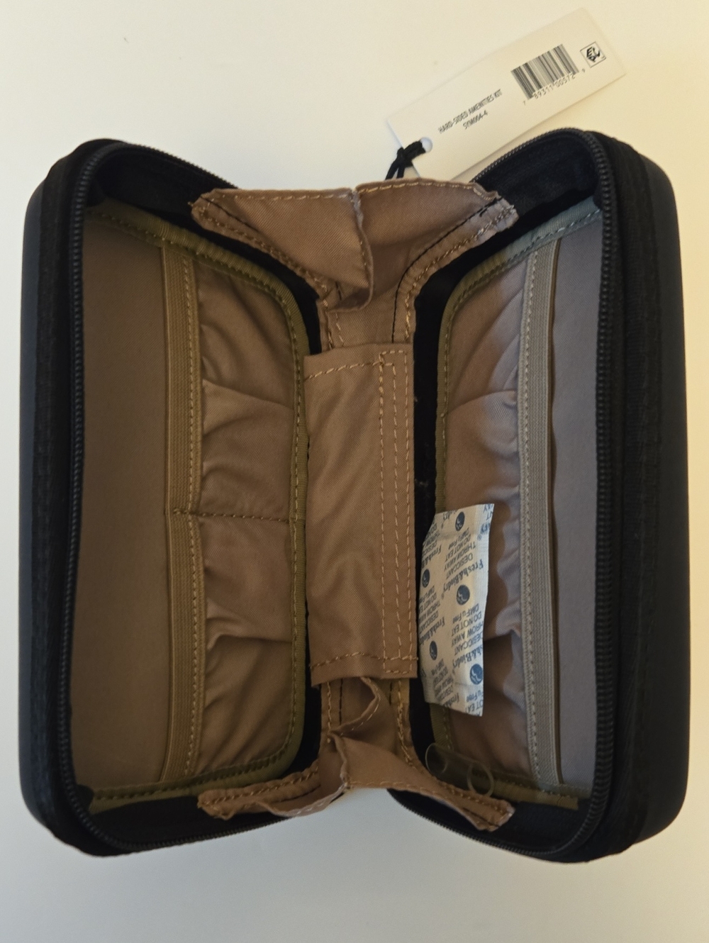 Briggs & Riley Black Ribbed Travel Case - Picture 2 of 2